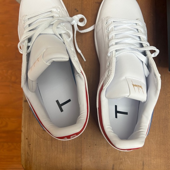 Trump 45 sneakers never worn, new condition still in box! - Picture 4 of 8